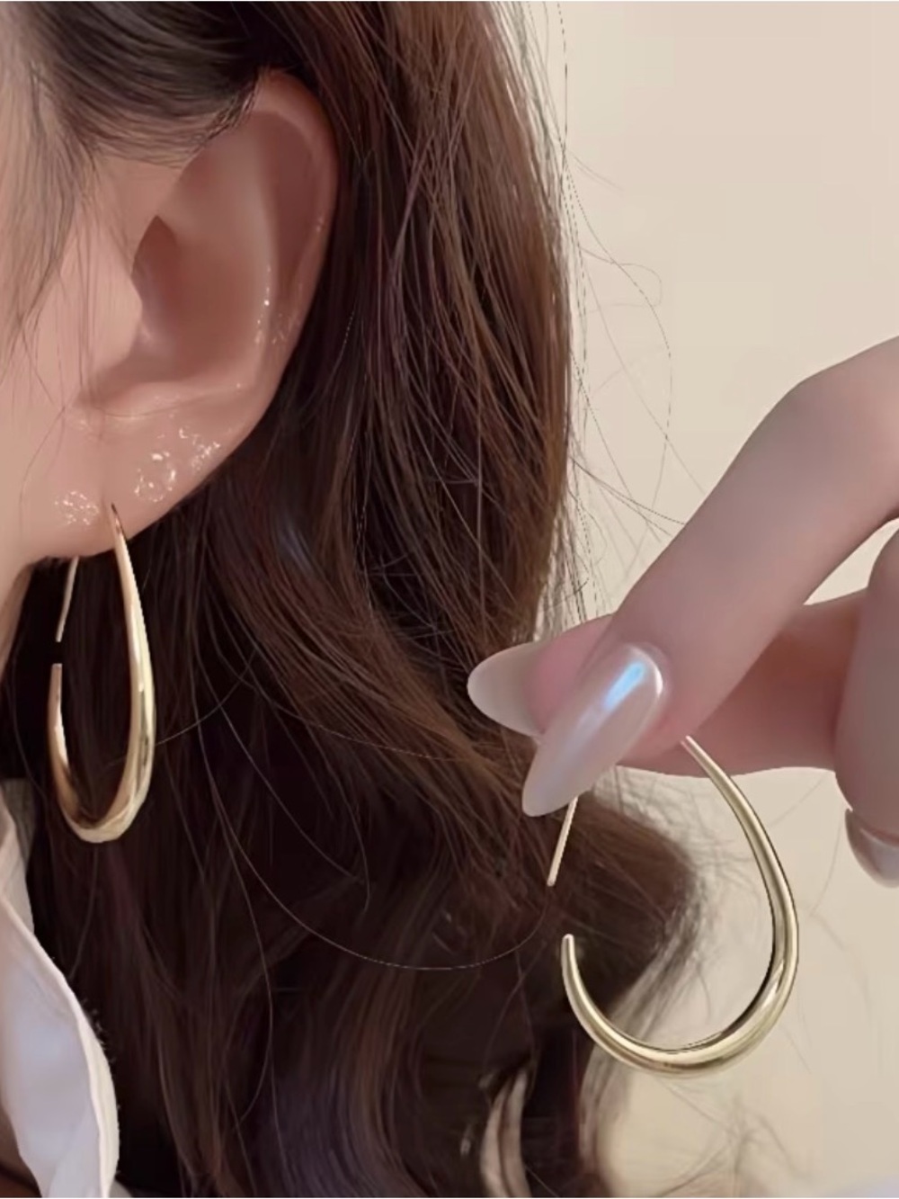 High Quality Sleek Gold Crescent Open Hoop Earrings for Women